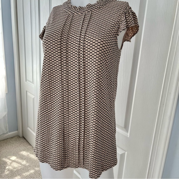 ELLE Women’s Black & beige Short Cap Sleeve Classic Blouse Size Small - Picture 1 of 4